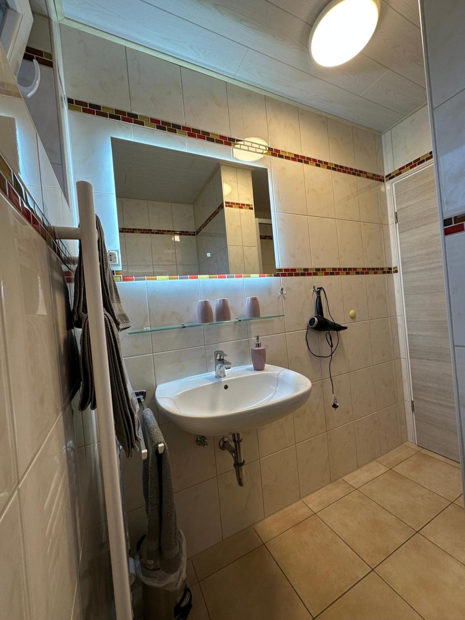Ferienwohnung Haus Boje "Knurrhahn" Neuharlingersiel Exterior foto